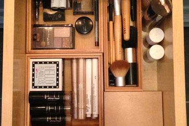Example of a trendy bathroom design in New York