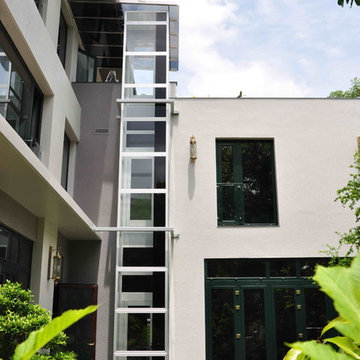 Private home outdoor lift HCMC
