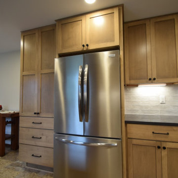 Spacious Kitchen with Peninsula Seating