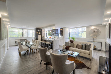 Dining room - contemporary dining room idea in Toronto