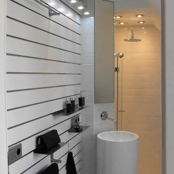 Andrea. Bodengleiche Dusche mit Sitzbank.