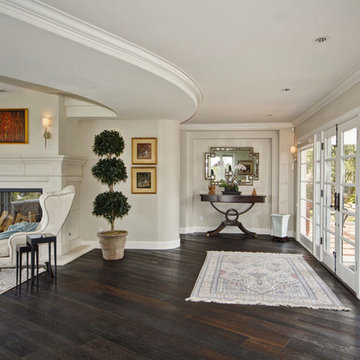 Contemporary-Traditional Interpretation Home