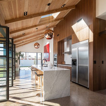 135 Thresher - Kitchen
