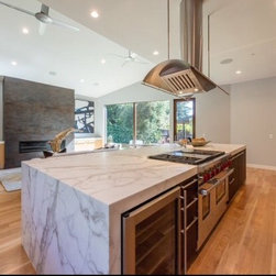 1020 Hermosa - Products