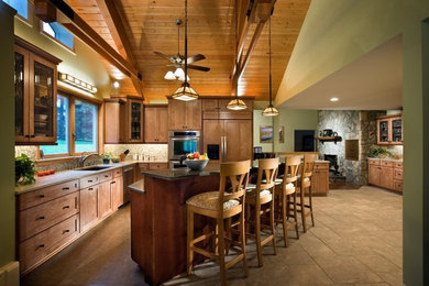 Kitchen - traditional kitchen idea in Philadelphia