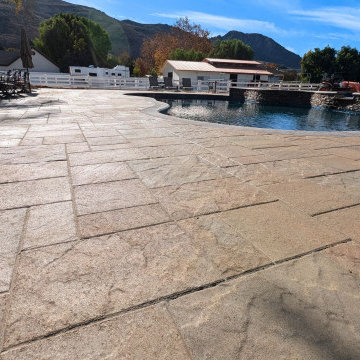 About Us - Outdoor Renovation - Artificial turf and Pavers Installation