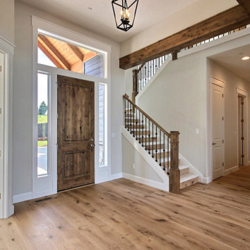L-Shaped Home : Front Entry Staircase