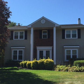 Dix Hills Siding - Vintage Wicker Shakes with Charcoal Roof