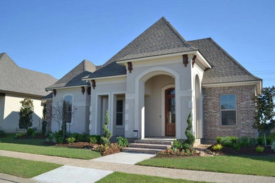 Traditional exterior home idea in New Orleans
