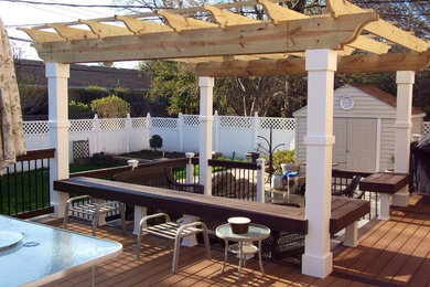 Deck - traditional deck idea in Detroit