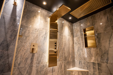 Example of an eclectic bathroom design in Orlando