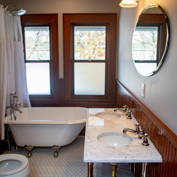 Classic Console Legs & Clawfoot Tub