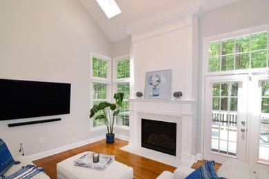 This is an example of a contemporary living room in DC Metro.