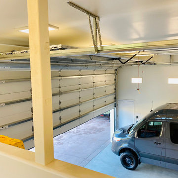Poway, ca - Spacious RV Garage and Workshop with Bathroom