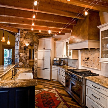 Peak 8 Breckenridge Lodge Kitchen