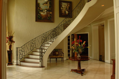 Photo of a traditional staircase in Austin.