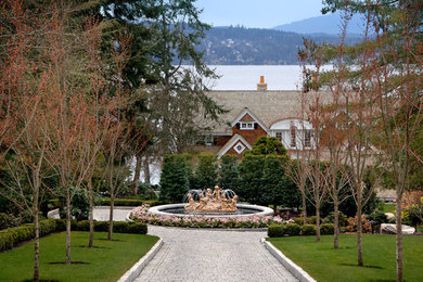 Design ideas for a traditional water fountain landscape in Vancouver.