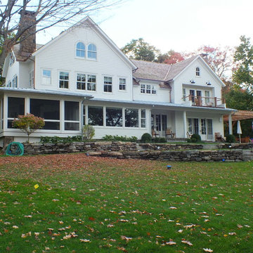 NEW ENGLAND LAKE FARM HOUSE
