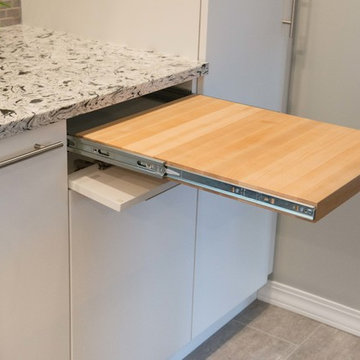 Built-in Cutting Board