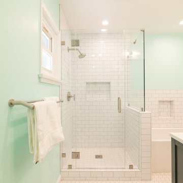 BATHROOM MIXED WITH MINT GREEN WALL COLOR
