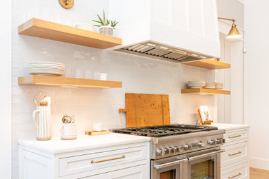 Minimalist kitchen photo in Charleston