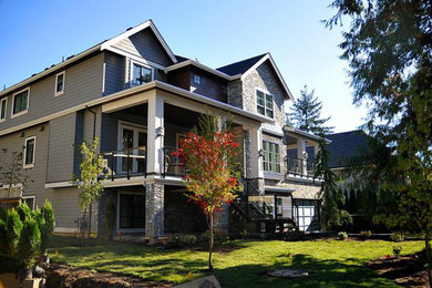Craftsman exterior home idea in Vancouver