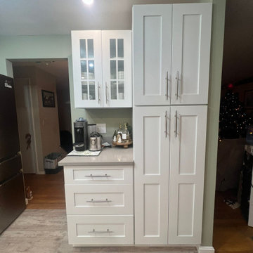 Hudson / MA - White Kitchen
