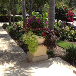 Containers - Outdoor Pots And Planters
