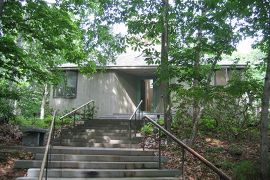 Example of an exterior home design in New York