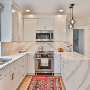 A Niskayuna Kitchen With A Touch of Pizazz