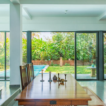 Inside the Living Room, Navovado