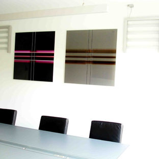 Inspiration for a contemporary home cinema in Brussels.