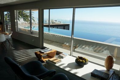 Inspiration for a contemporary pool remodel in Los Angeles