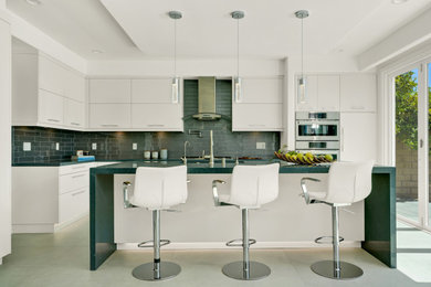 Kitchen - contemporary kitchen idea in Orange County
