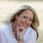 Renee Sander's photo