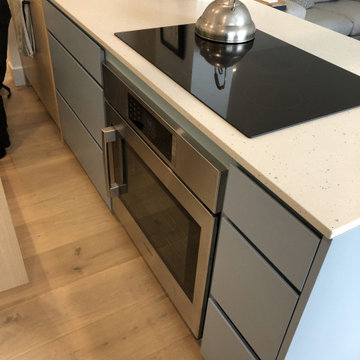 New Westminster - Modern Kitchen and Millwork