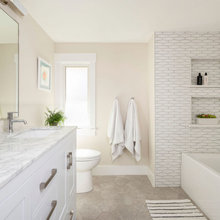 Middle Bathroom