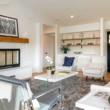 Distinctively Modern in Woodland Hills