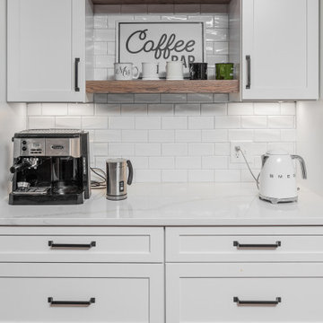 MODERN FARMHOUSE KITCHEN