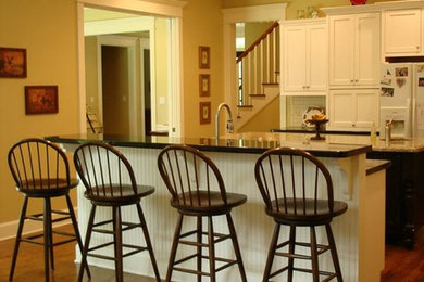 Kitchen - kitchen idea in Houston