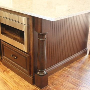 Taylor Ridge, IL- Traditional Kitchen in a Rustic Setting