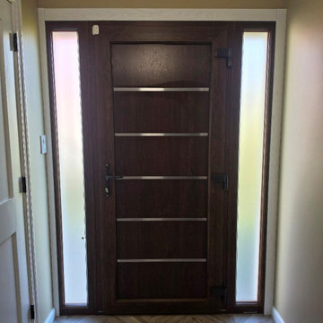 Manux 8415 Walnut, with 2 sidelites