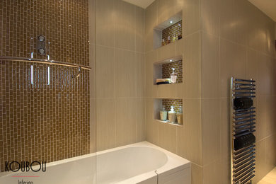 Photo of a contemporary bathroom in London.