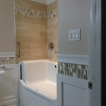 Walk in jacuzzi bathroom
