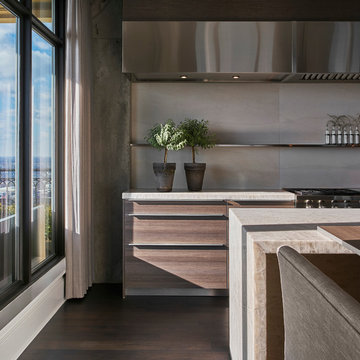 2550 Lakeview Residence
