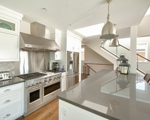 Creative White Kitchen Cabinets With White And Gray Quartz Countertops Ideas in 2022