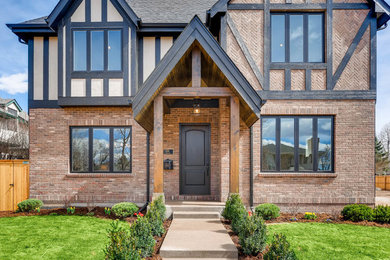 Example of a transitional entryway design in Denver