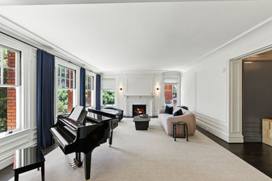 Inspiration for a living room remodel in San Francisco