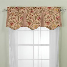 Kitchen window treatment