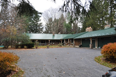 Inspiration for a contemporary exterior home remodel in Cleveland